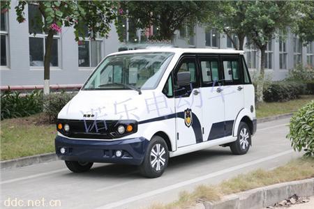  电动封闭巡逻车